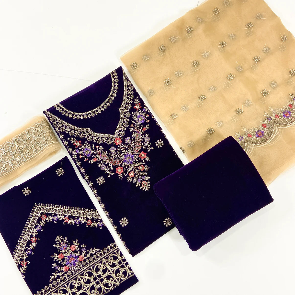 Maria B Sweet Velvet Embroidered 3PC D1