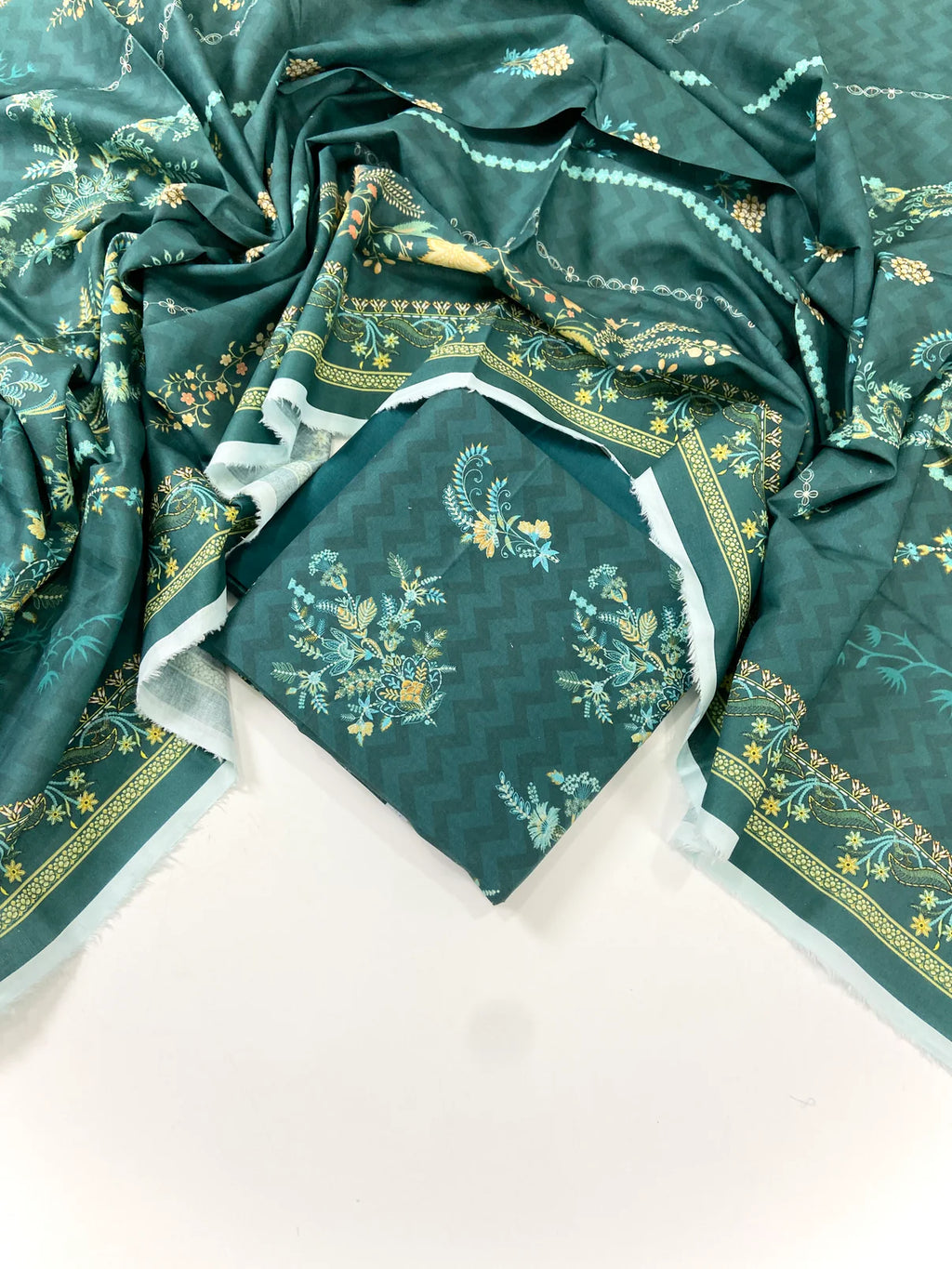 Mausummery Digital Printed Khaddar 3 PC D1