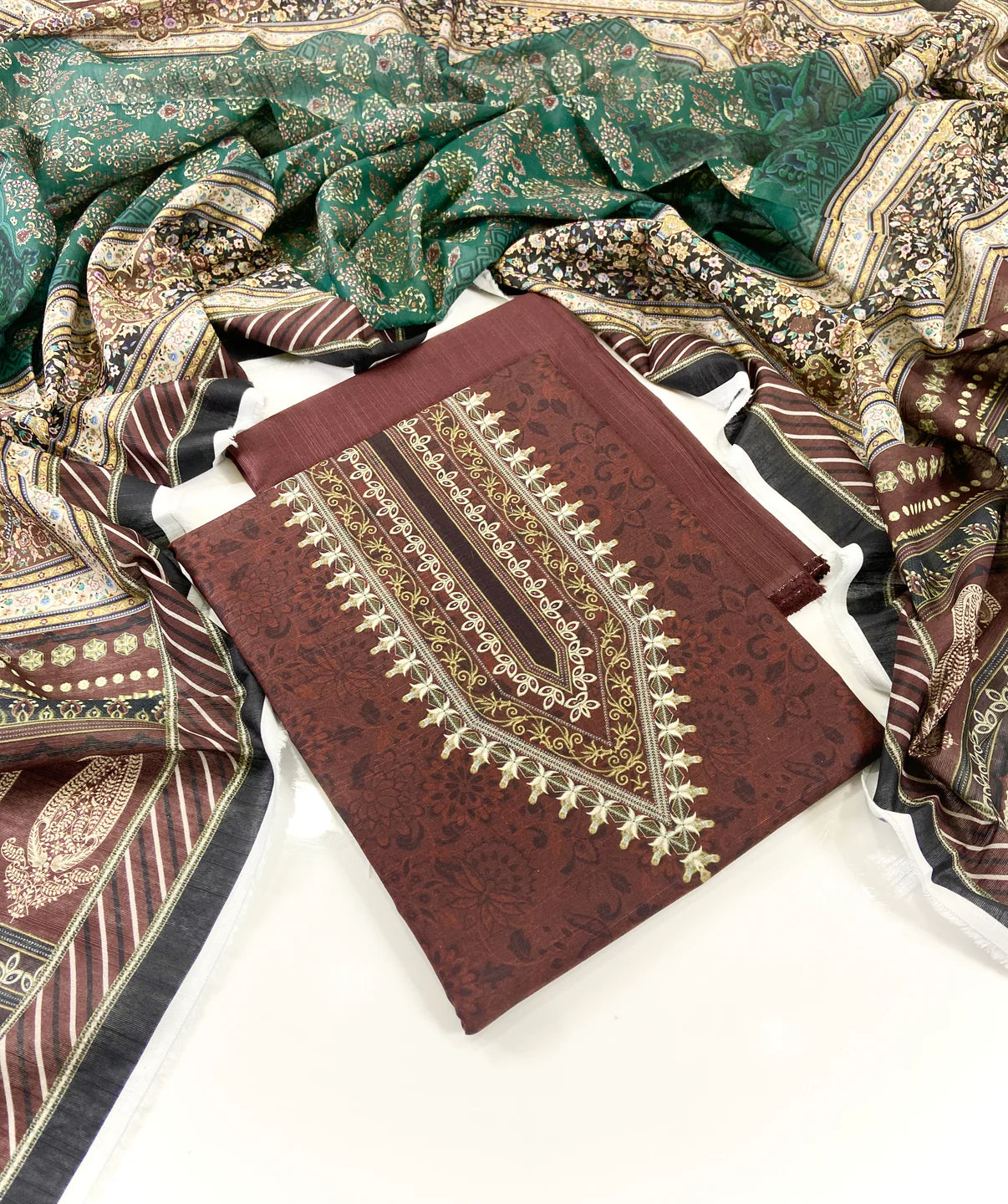 Mausummery Digital Printed Khaddar 3 PC D13