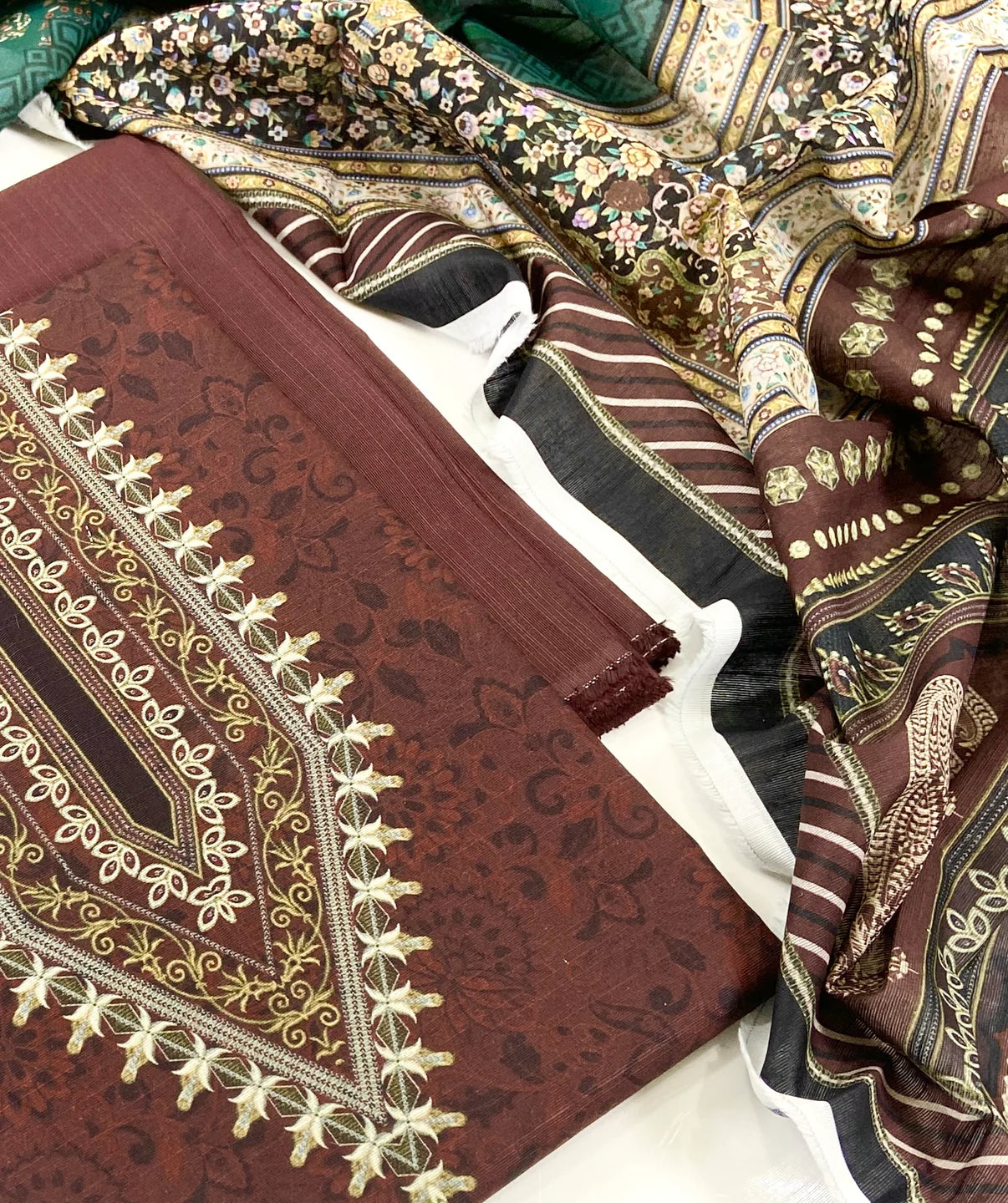 Mausummery Digital Printed Khaddar 3 PC D13