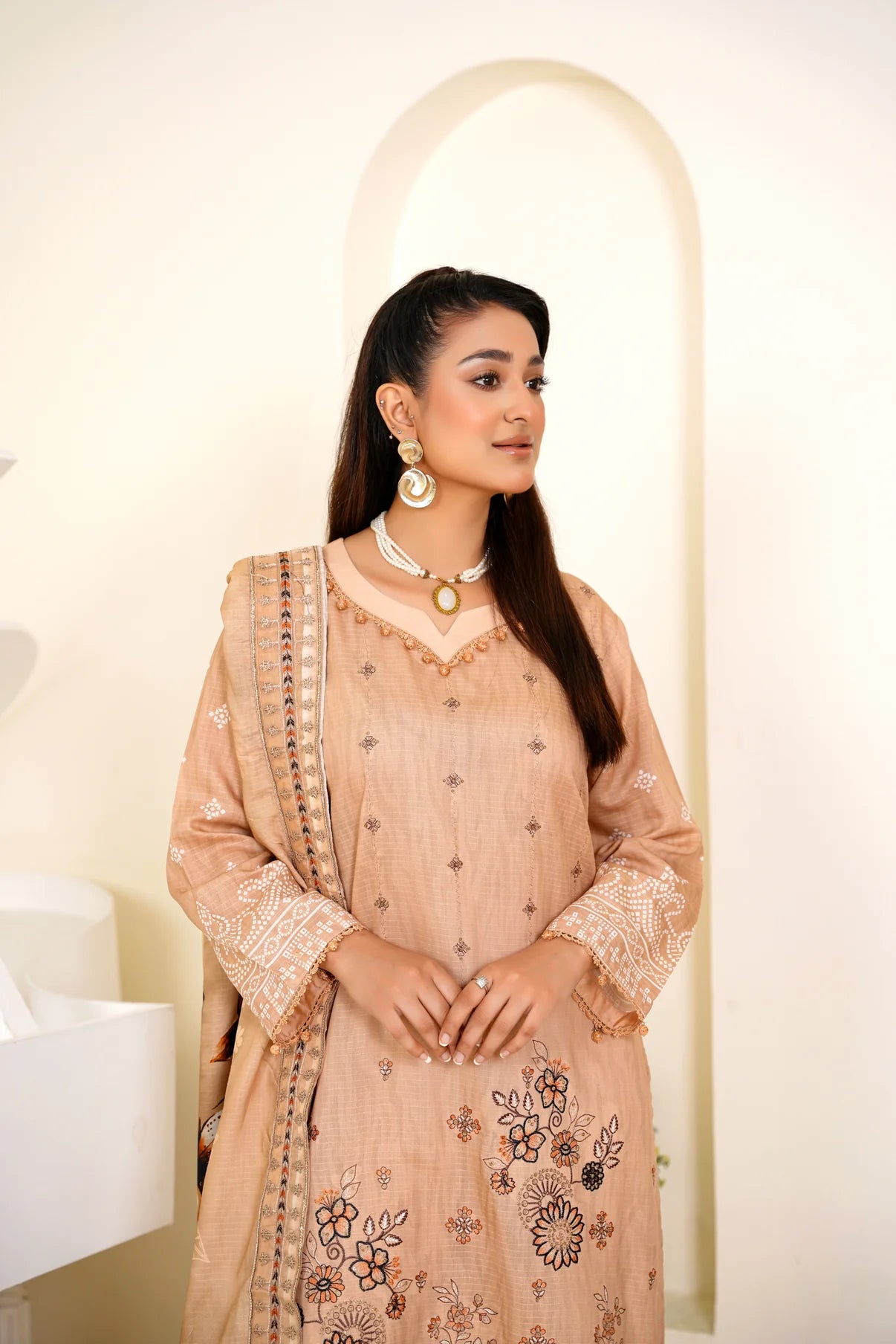 Narm o Nafees By Anaya Noor Embroidered Viscose 3PC D10