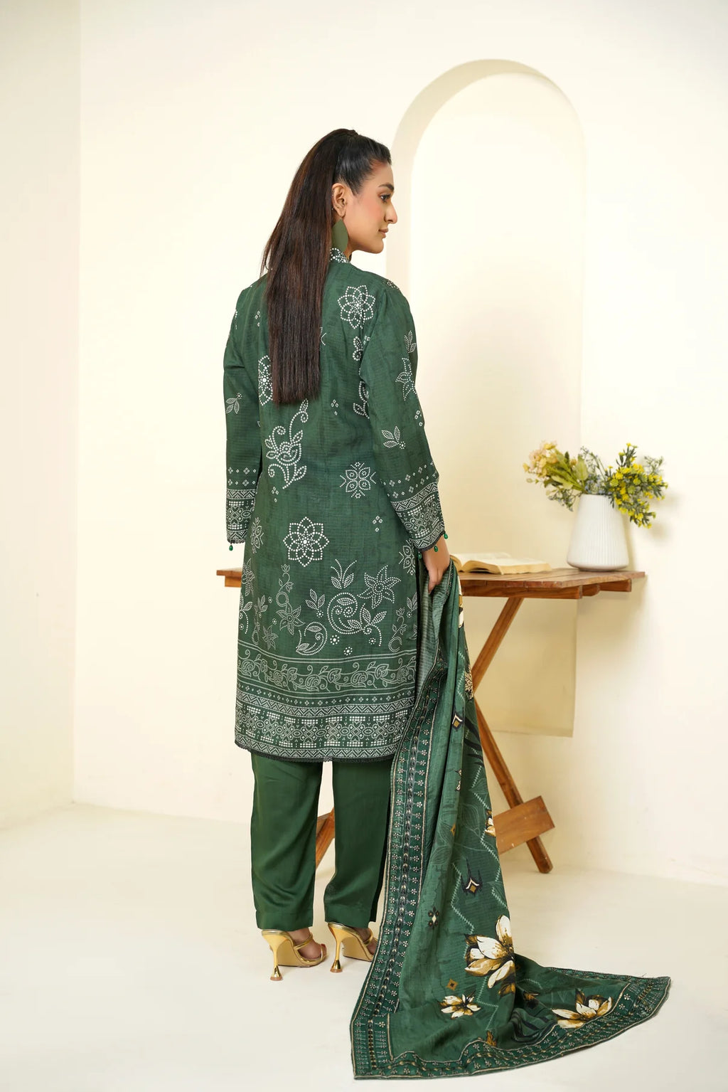 Narm o Nafees By Anaya Noor Embroidered Viscose 3PC D4