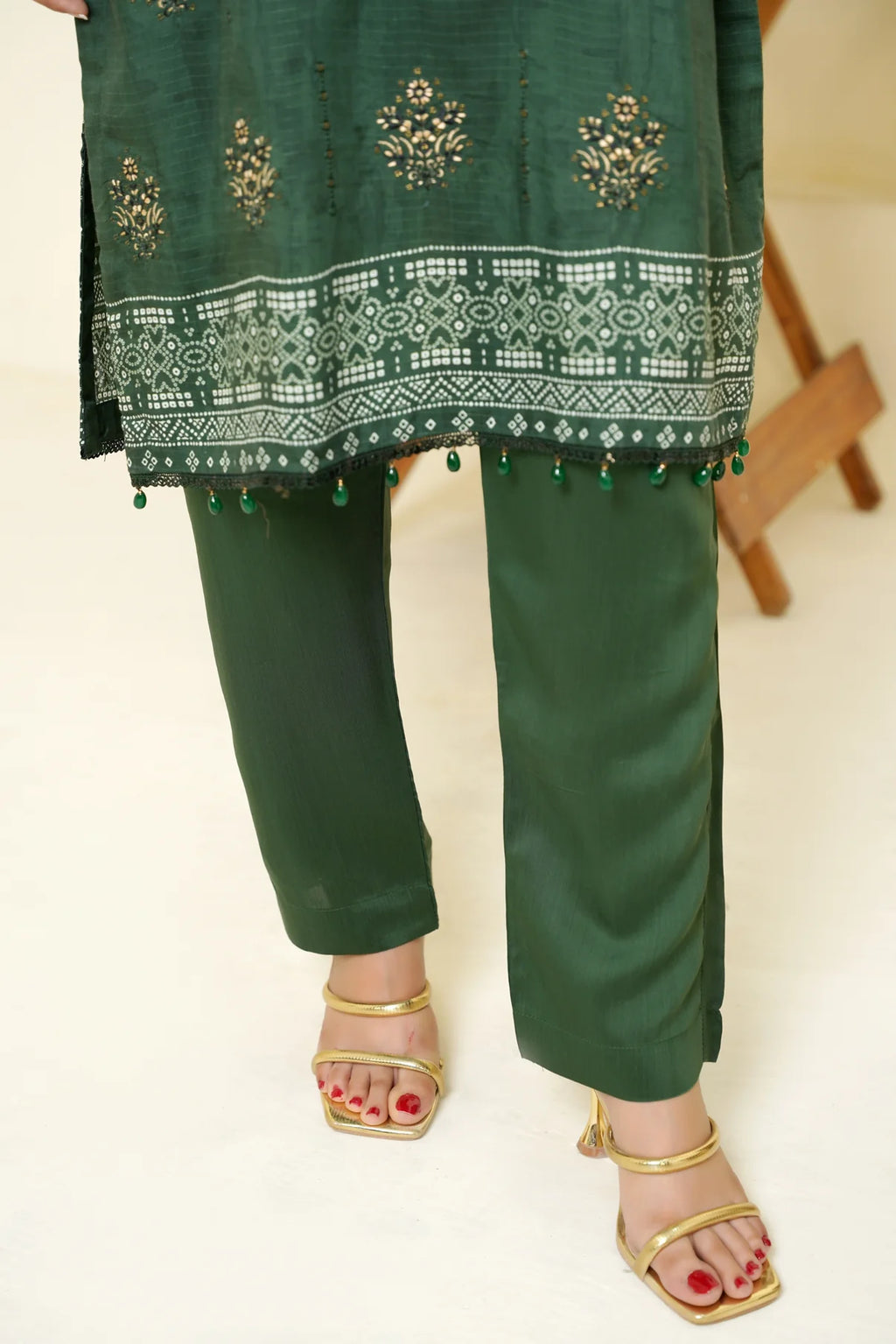 Narm o Nafees By Anaya Noor Embroidered Viscose 3PC D4