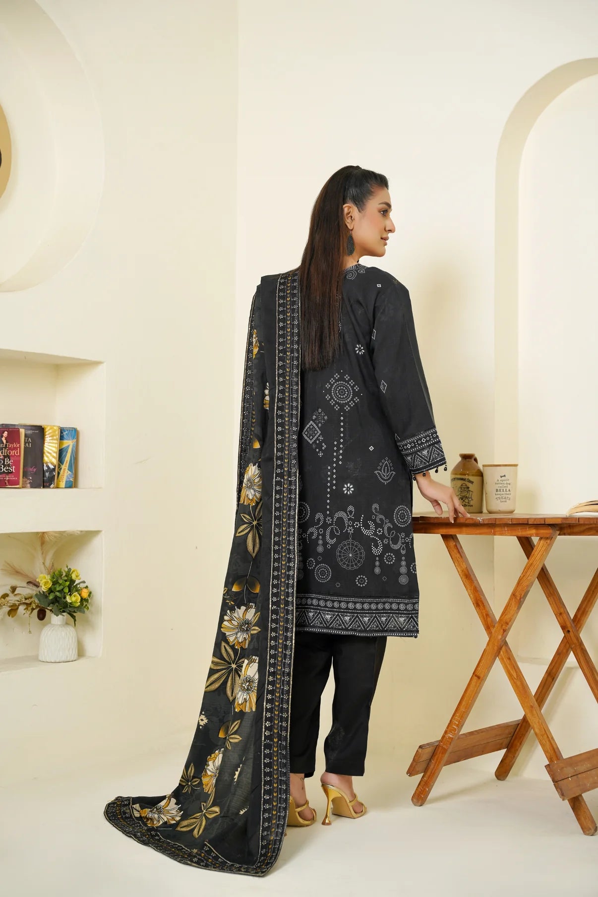 Narm o Nafees By Anaya Noor Embroidered Viscose 3PC D5