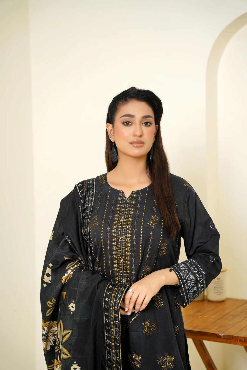 Narm o Nafees By Anaya Noor Embroidered Viscose 3PC D5
