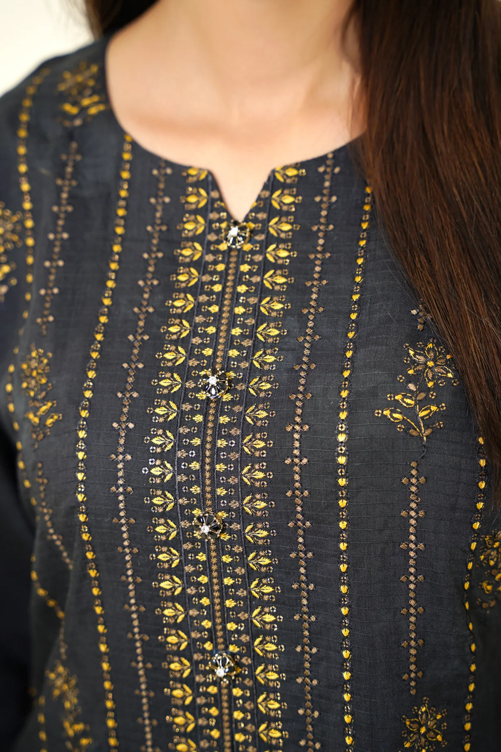 Narm o Nafees By Anaya Noor Embroidered Viscose 3PC D5