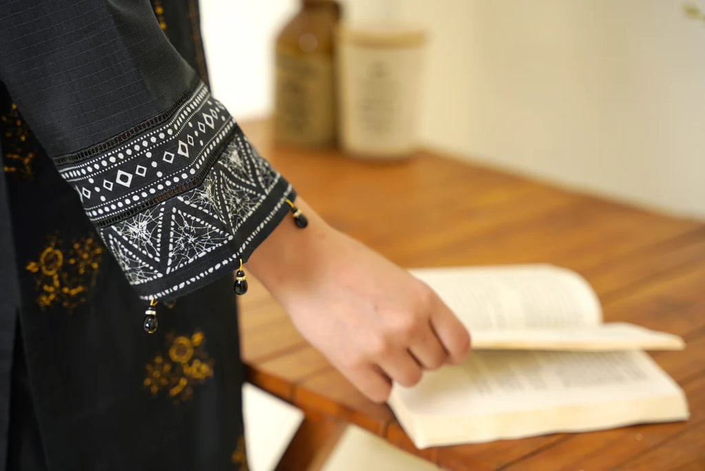 Narm o Nafees By Anaya Noor Embroidered Viscose 3PC D5