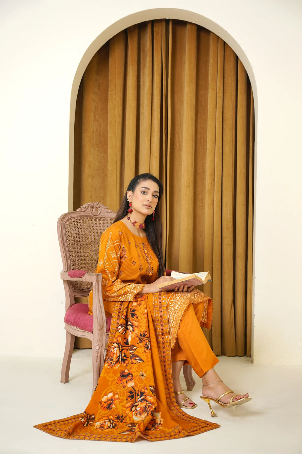 Narm o Nafees By Anaya Noor Embroidered Viscose 3PC D6