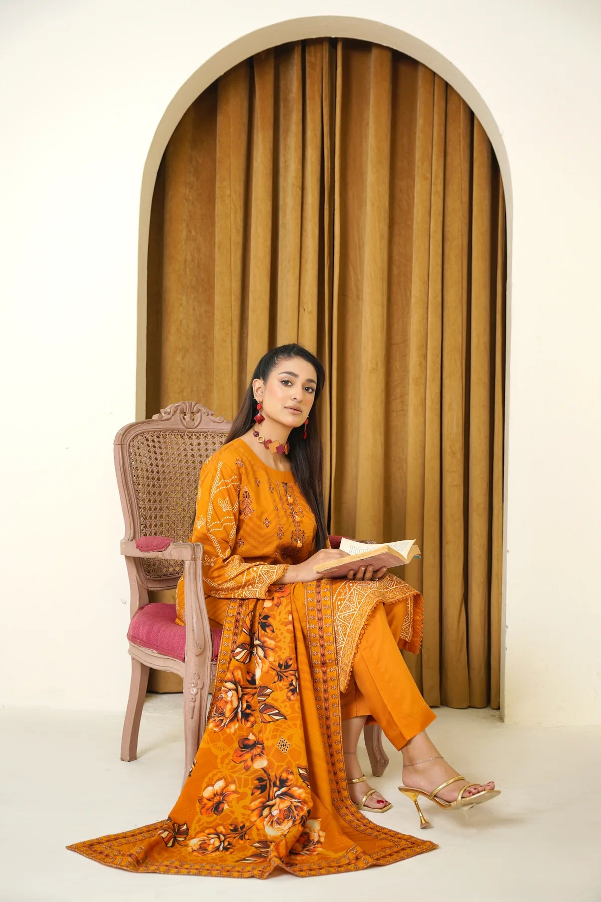 Narm o Nafees By Anaya Noor Embroidered Viscose 3PC D6