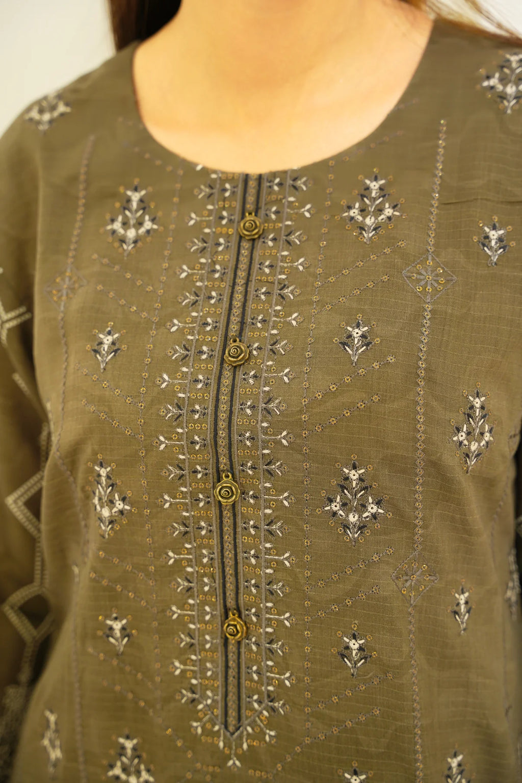 Narm o Nafees By Anaya Noor Embroidered Viscose 3PC D8