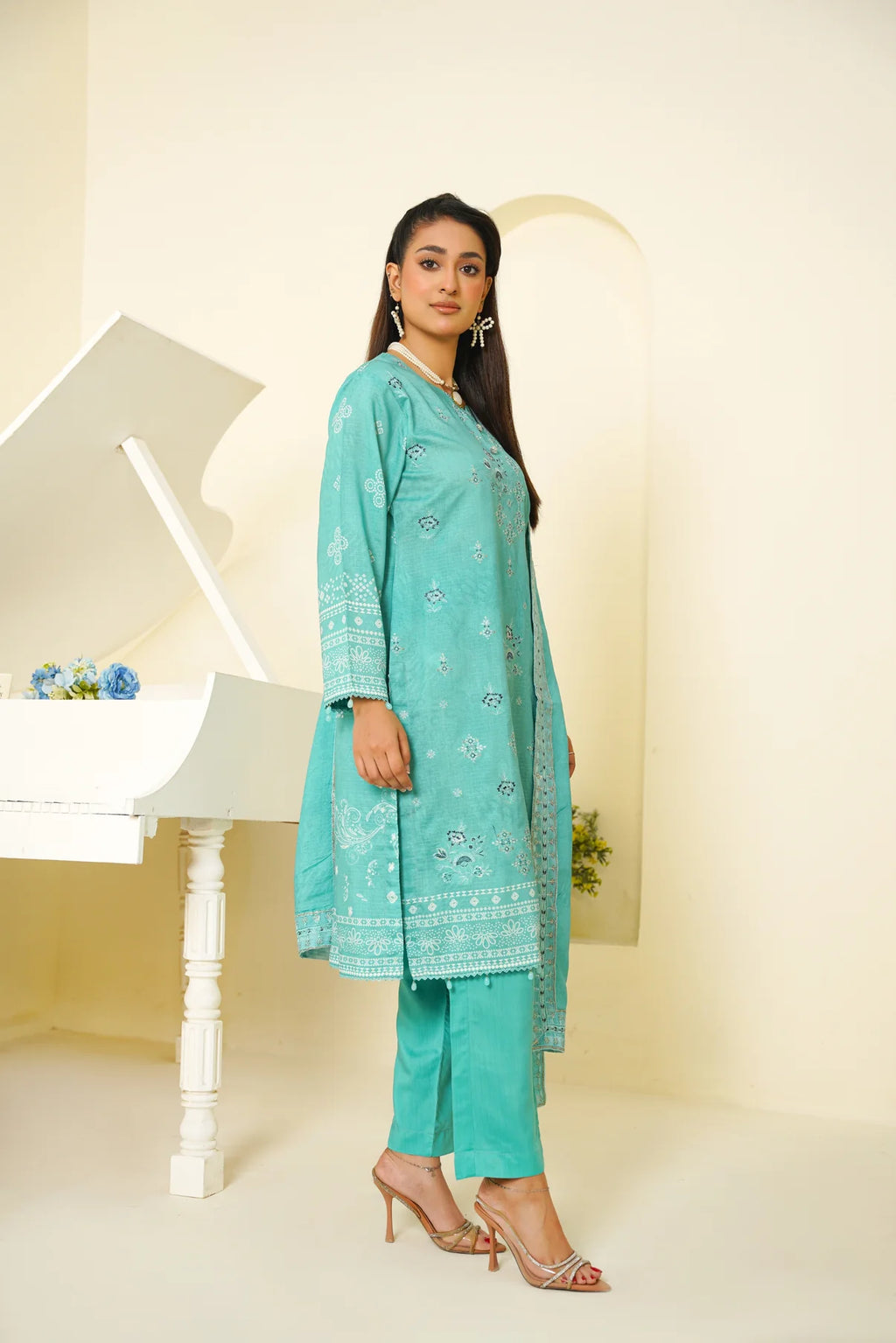 Narm o Nafees By Anaya Noor Embroidered Viscose 3PC D9